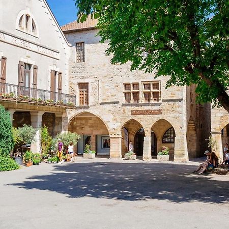 L'Hostellerie De Saint-Jacques Villeneuve-d'Aveyron Exterior photo
